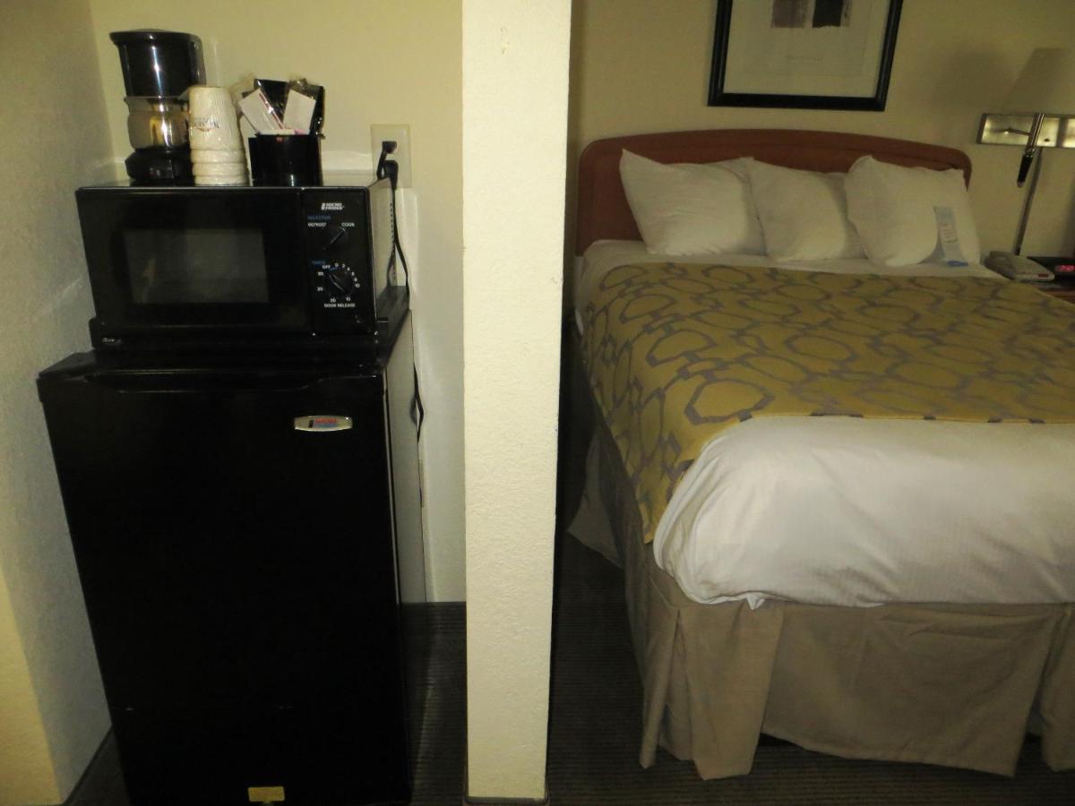 Queen Room with Two Queen Beds - Non-Smoking at Baymont by Wyndham Fort Wayne