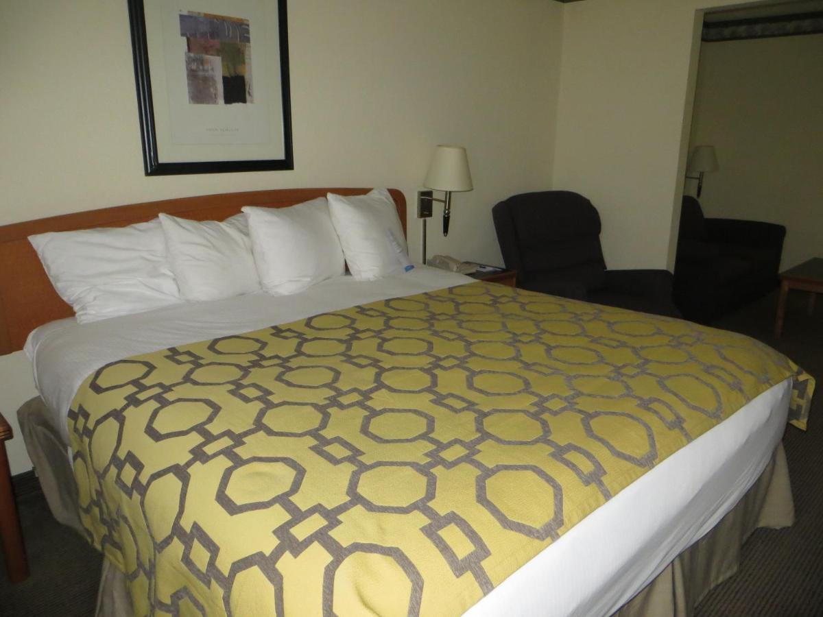 King Studio Suite - Non-Smoking at Baymont by Wyndham Fort Wayne