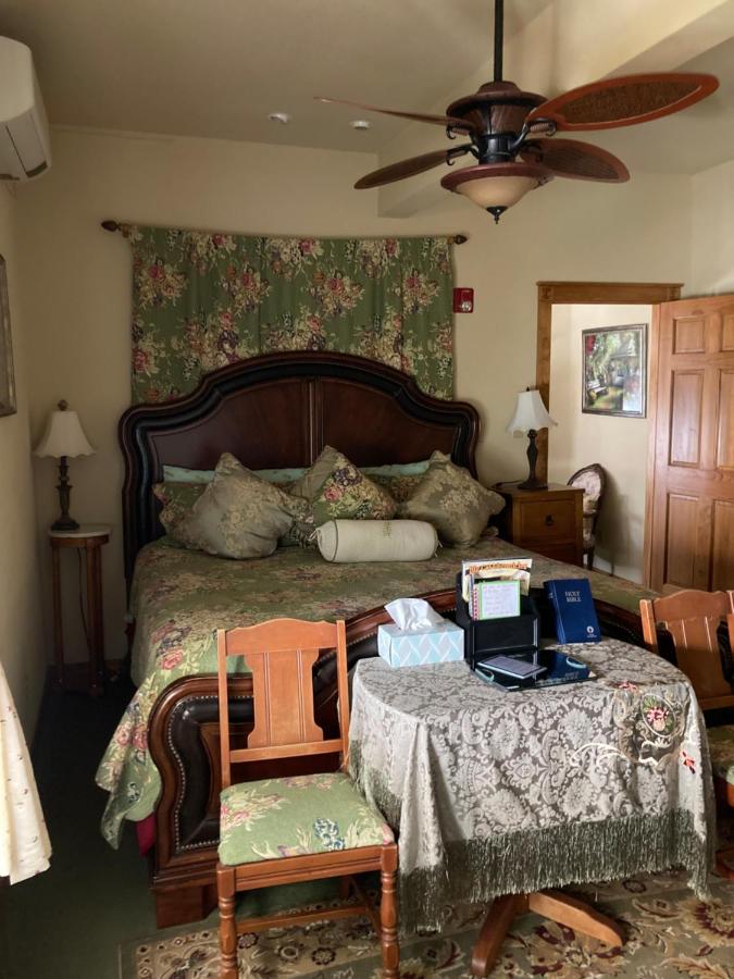 Deluxe King Suite at All Seasons Inn