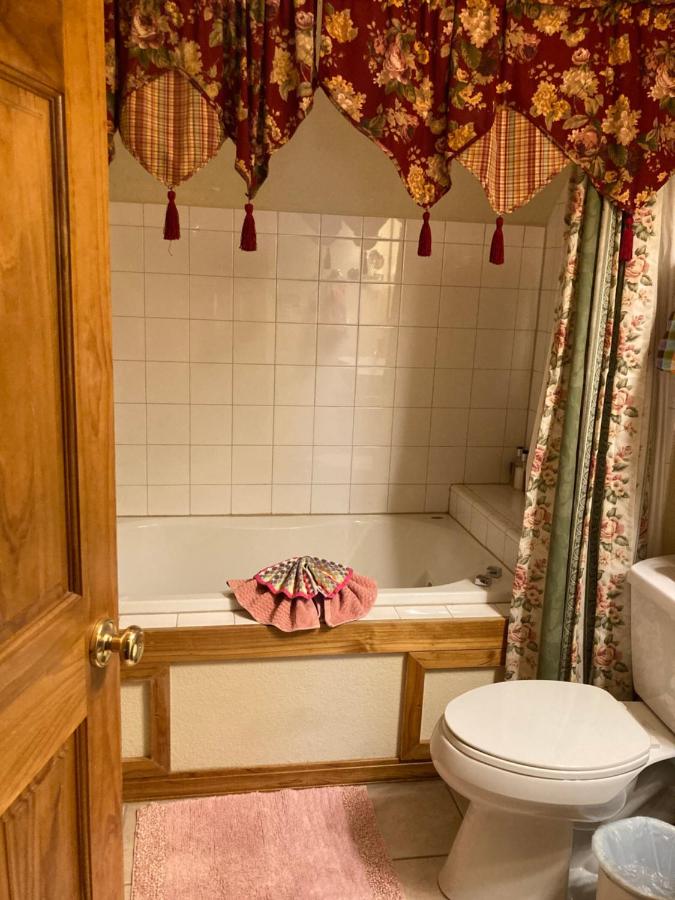 Deluxe Family Suite at All Seasons Inn