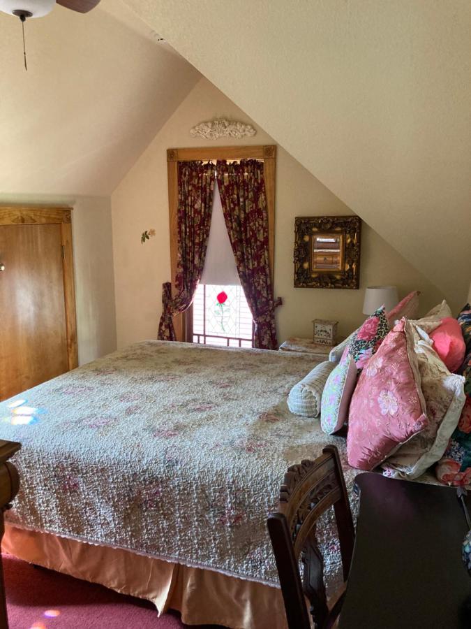Deluxe Family Suite at All Seasons Inn