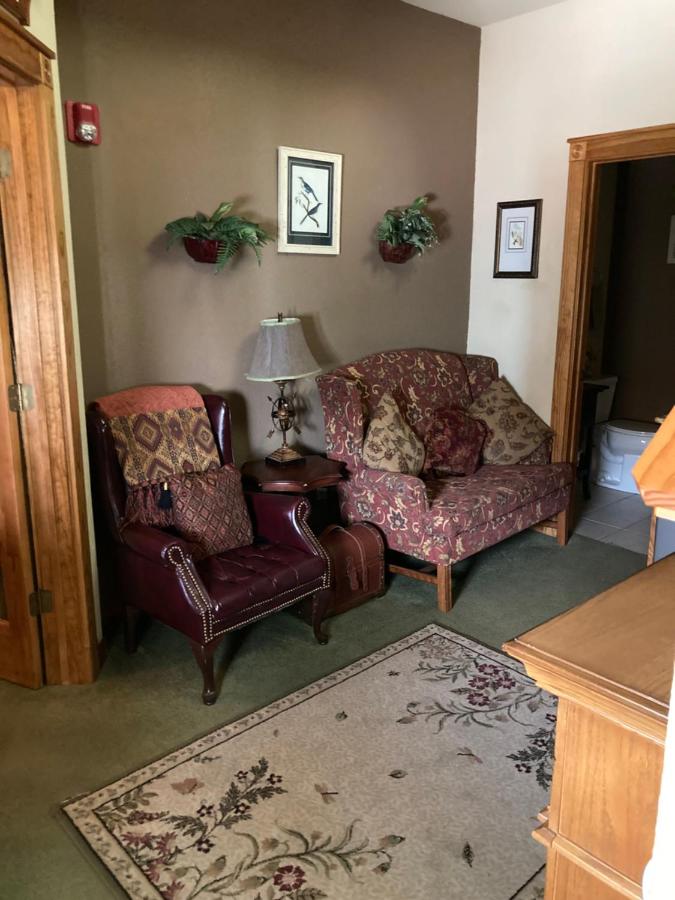 Two-Bedroom Suite at All Seasons Inn