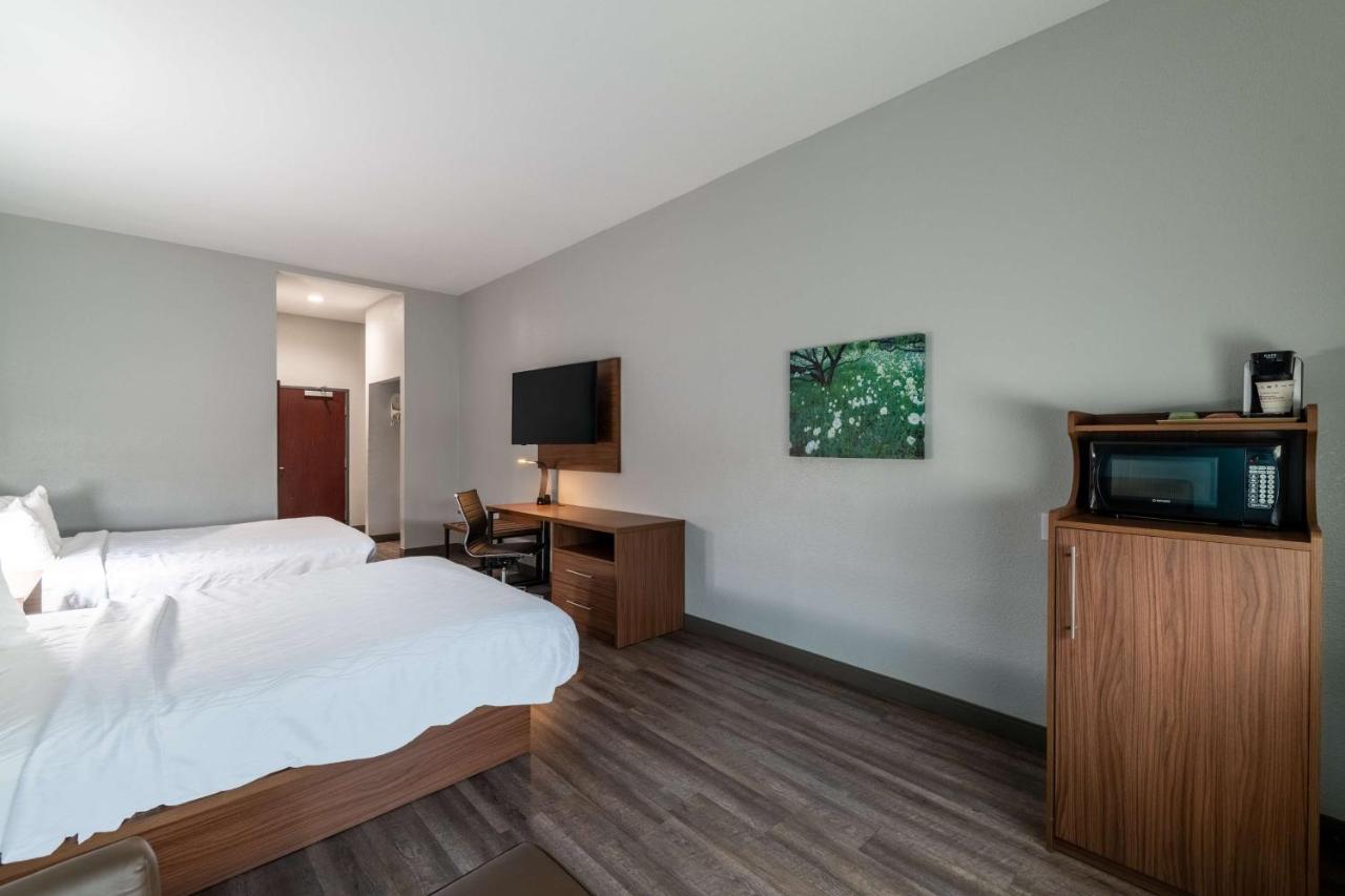 Queen Room with Two Queen Beds with Kitchenette - Non-Smoking at Best Western Plus Bowie Inn & Suites