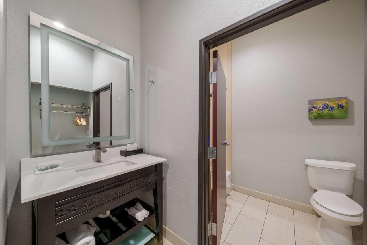 King Suite with Sofa Bed - Non-Smoking at Best Western Plus Bowie Inn & Suites