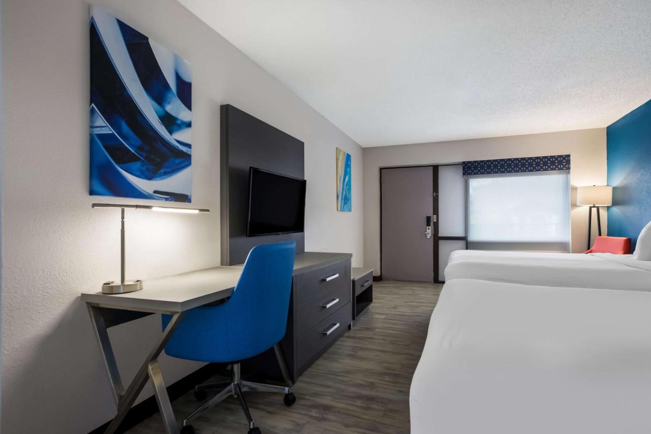 Quadruple Room with Bathtub - Disability Access/Non-Smoking at Best Western Bordentown Inn