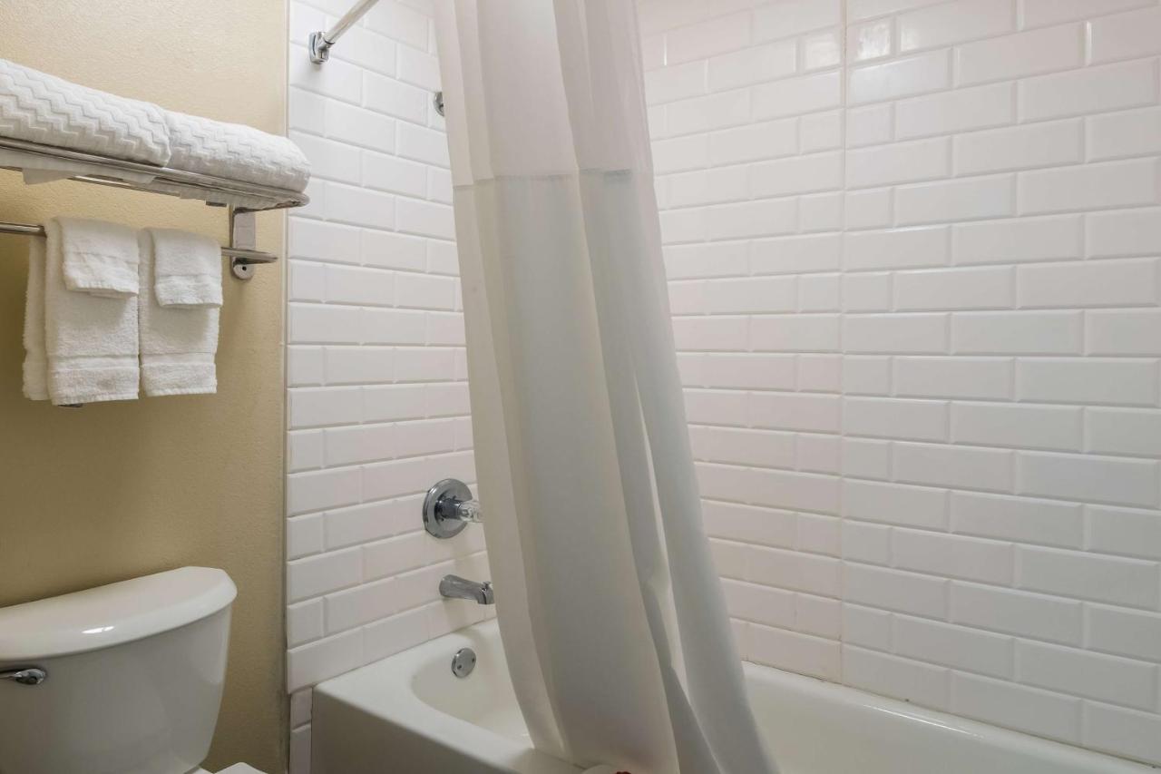 Queen Room - Non-Smoking at SureStay Plus Hotel by Best Western Jackson