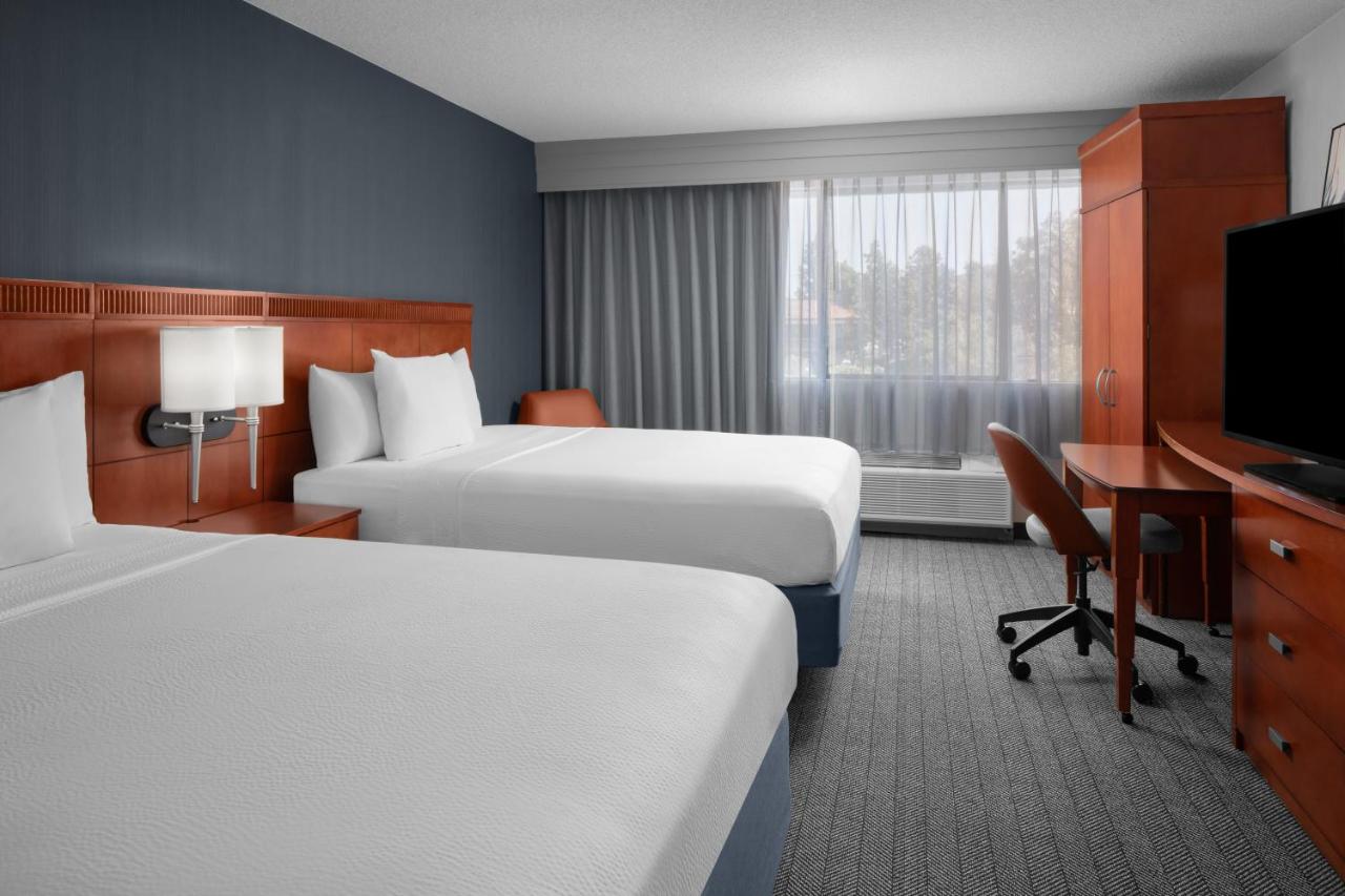 Queen Room with Two Queen Beds at Courtyard by Marriott San Diego - Rancho Bernardo