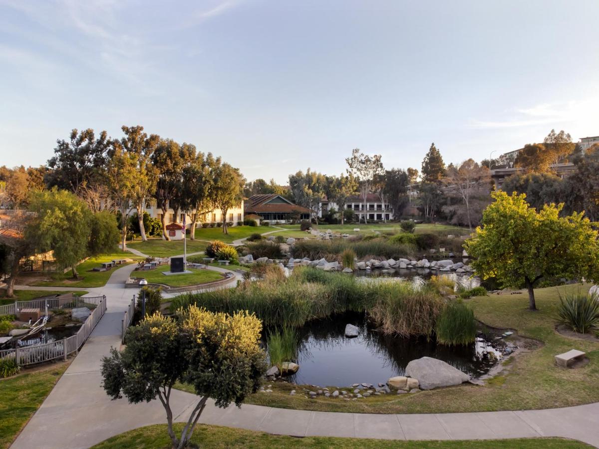 | Courtyard by Marriott San Diego Rancho Bernardo