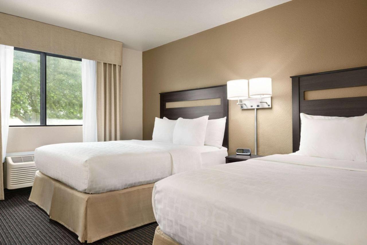 Double Room with Two Double Beds - Mobility Access/Non-Smoking at Baymont by Wyndham Hearne