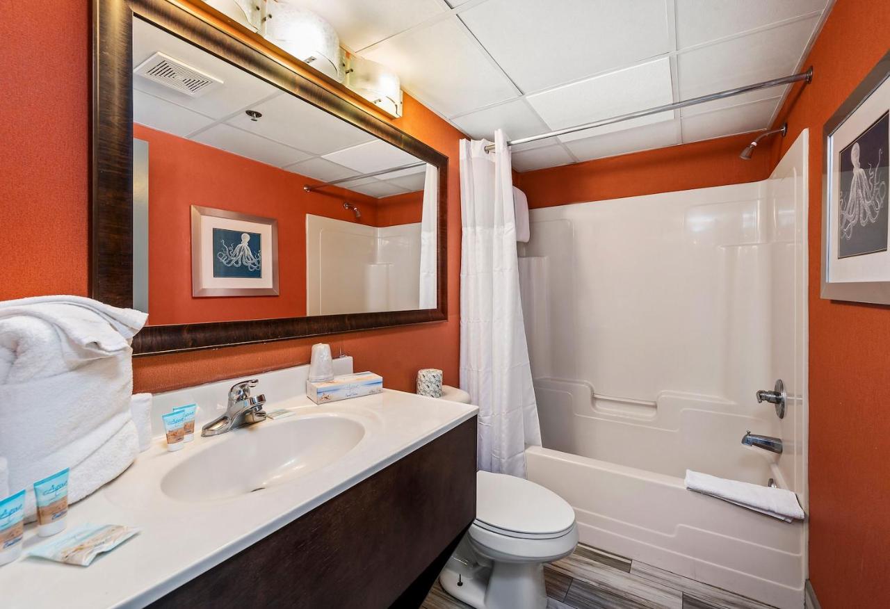 King Room with Spa Bath at Hotel Monte Carlo Ocean City