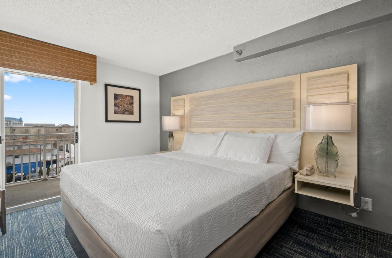 King Room at Hotel Monte Carlo Ocean City