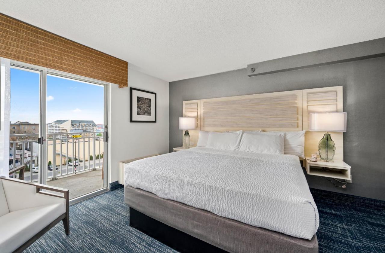 King Room at Hotel Monte Carlo Ocean City
