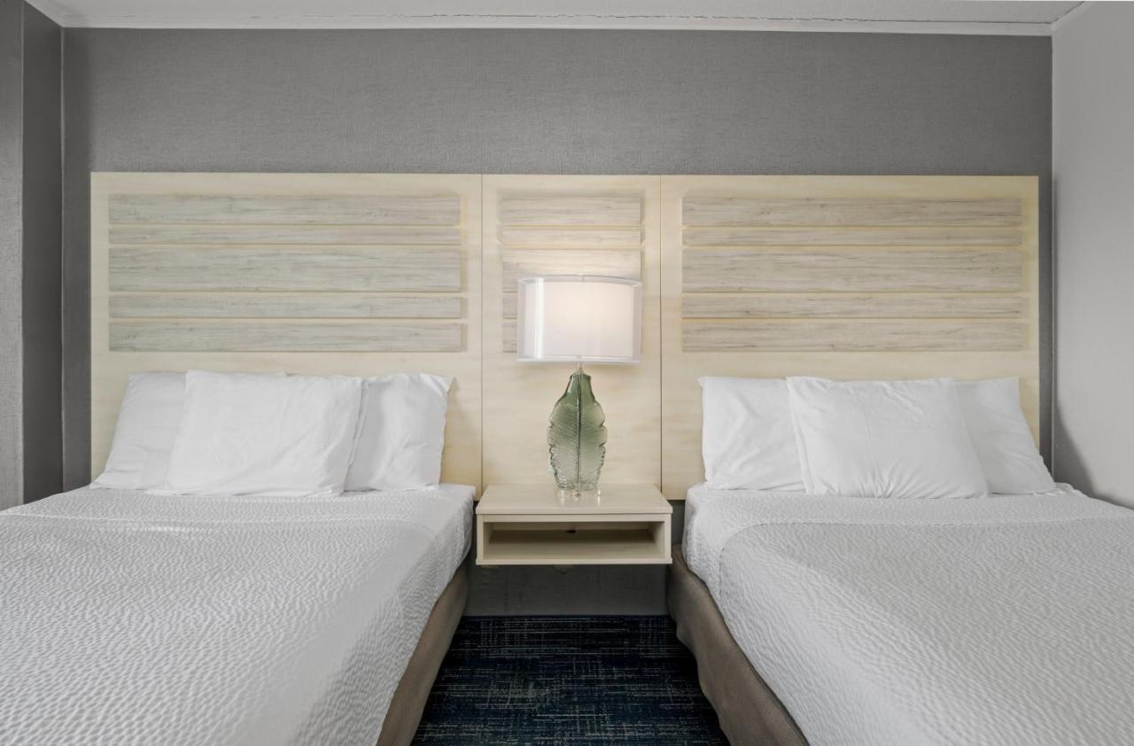 Double Room with Balcony at Hotel Monte Carlo Ocean City