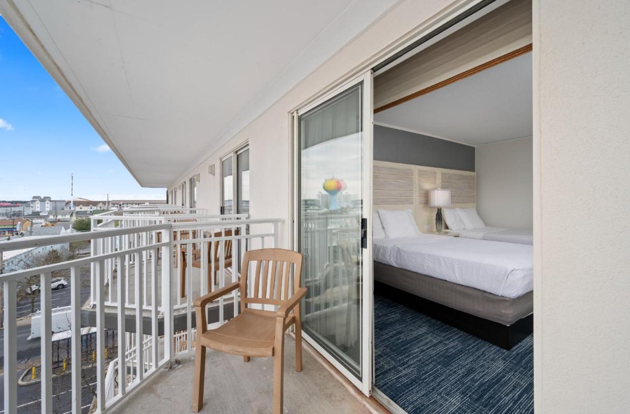 Double Room with Balcony at Hotel Monte Carlo Ocean City
