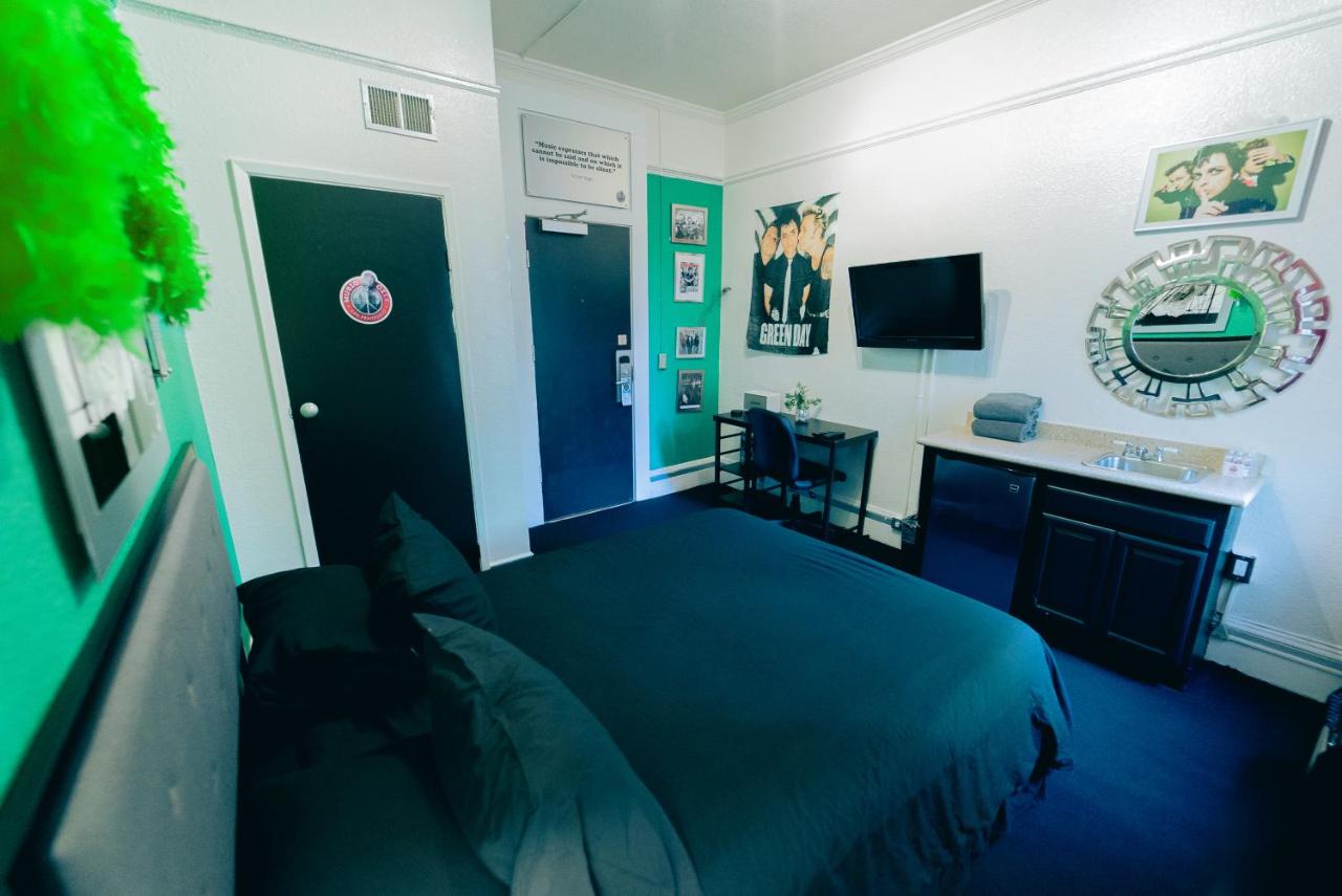 Green Day Room with Shared Bathroom at Music City Hotel - Home of the San Francisco Music Hall of Fame