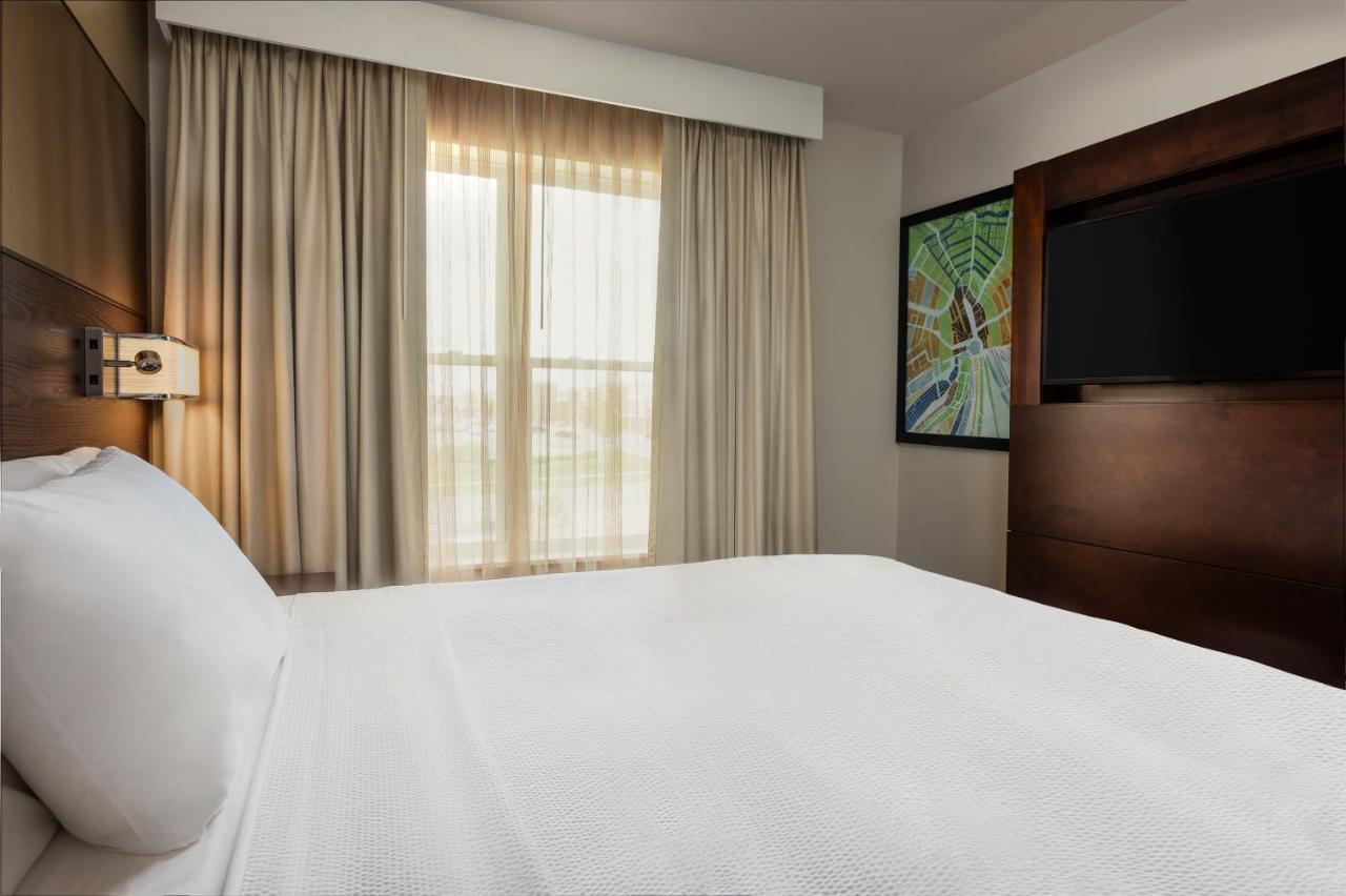 1 Bedroom Suite, King, Sofa bed, Corner room at Residence Inn by Marriott Kansas City at The Legends