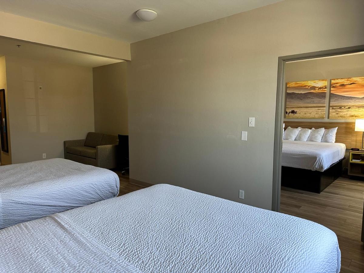 1 King Bed, 2 Queen Beds, Two-Bedroom Suite, Non-Smoking at Days Inn by Wyndham Oklahoma City