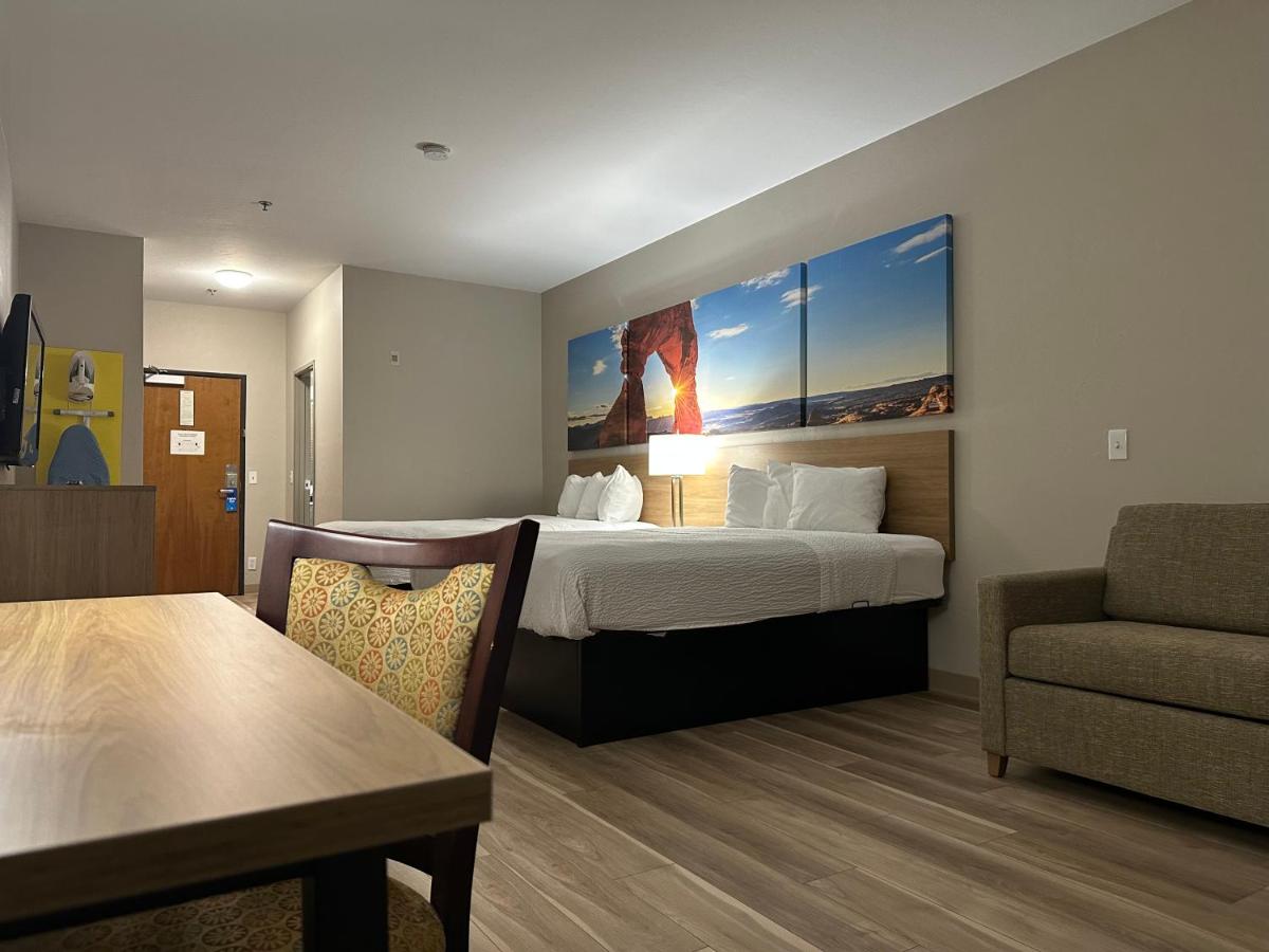 Deluxe Queen Room with Two Queen Beds - Non-Smoking at Days Inn by Wyndham Oklahoma City