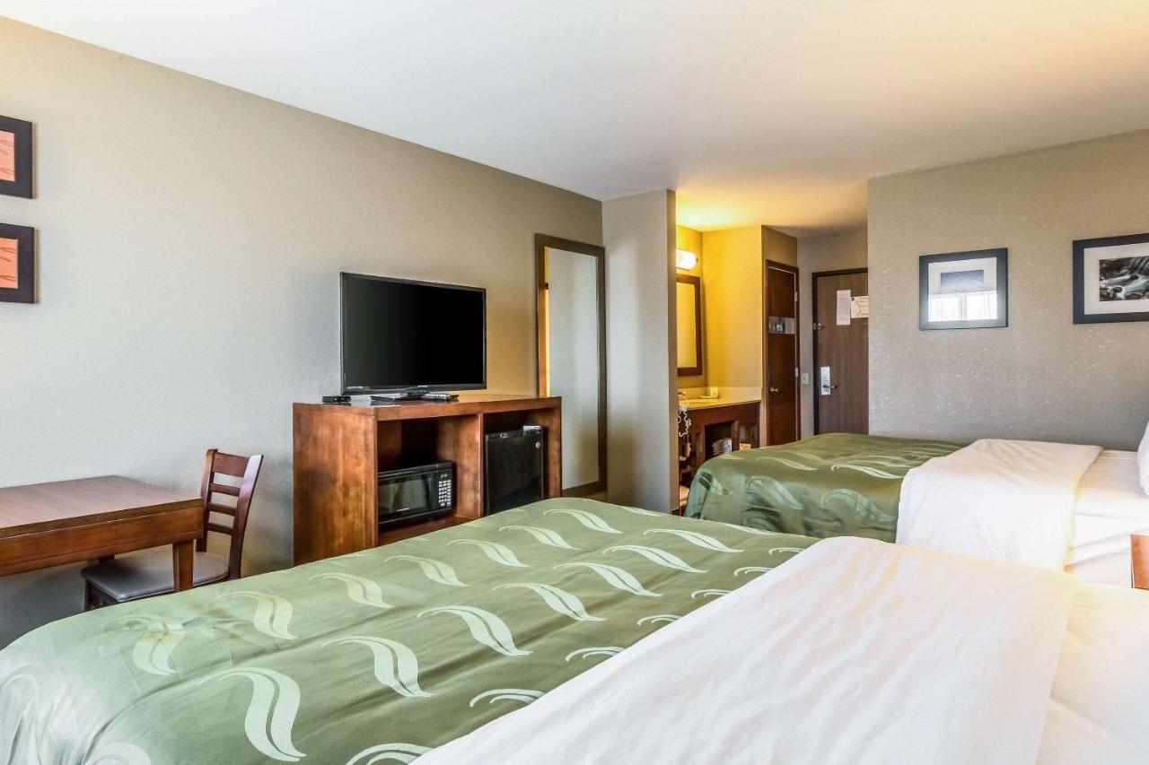 Queen Room with Two Queen Beds at Quality Inn & Suites Salem near I-57