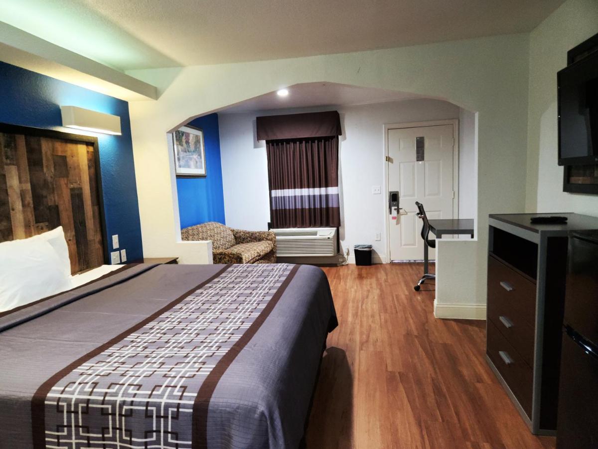 | Express Inn Tomball