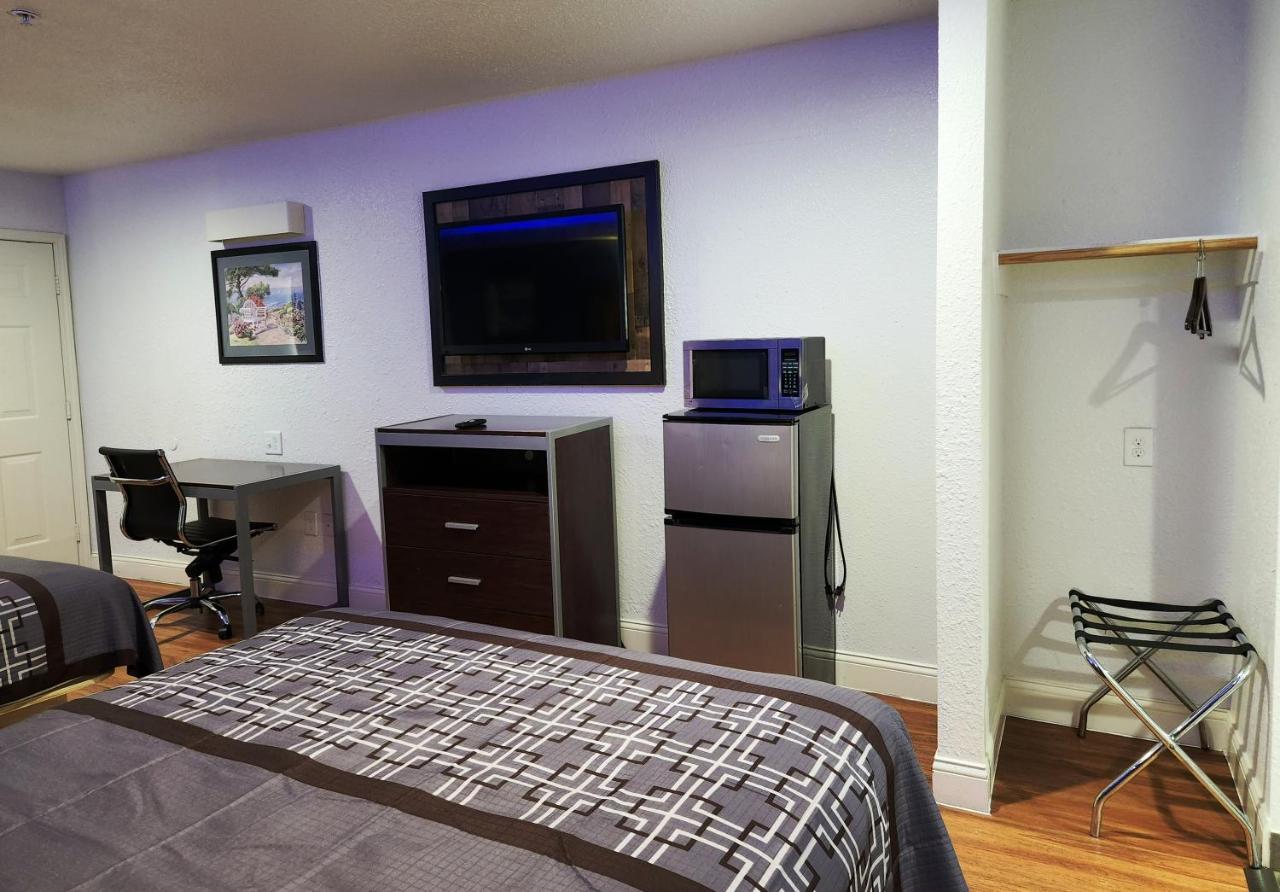 | Express Inn Tomball