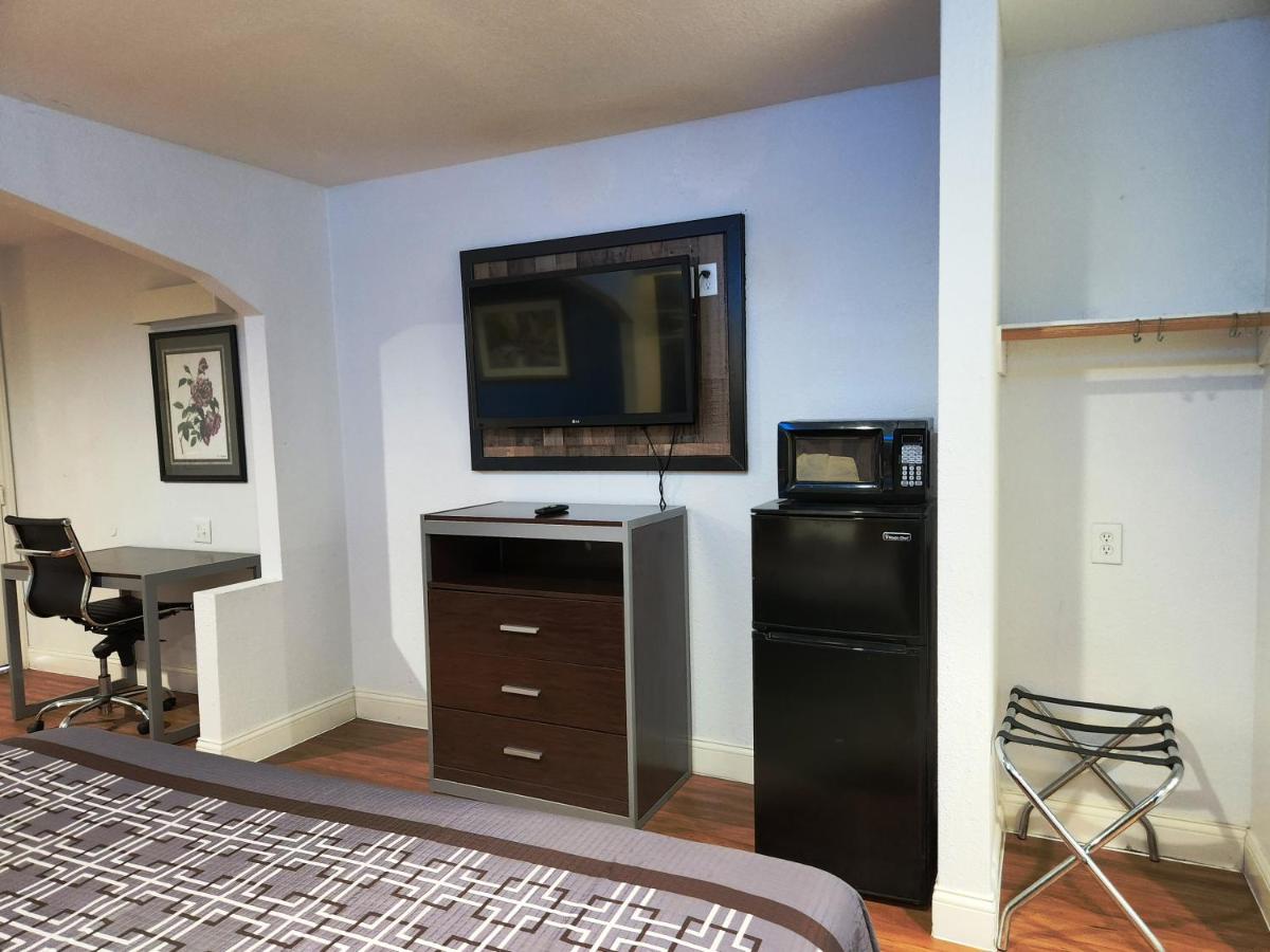 | Express Inn Tomball