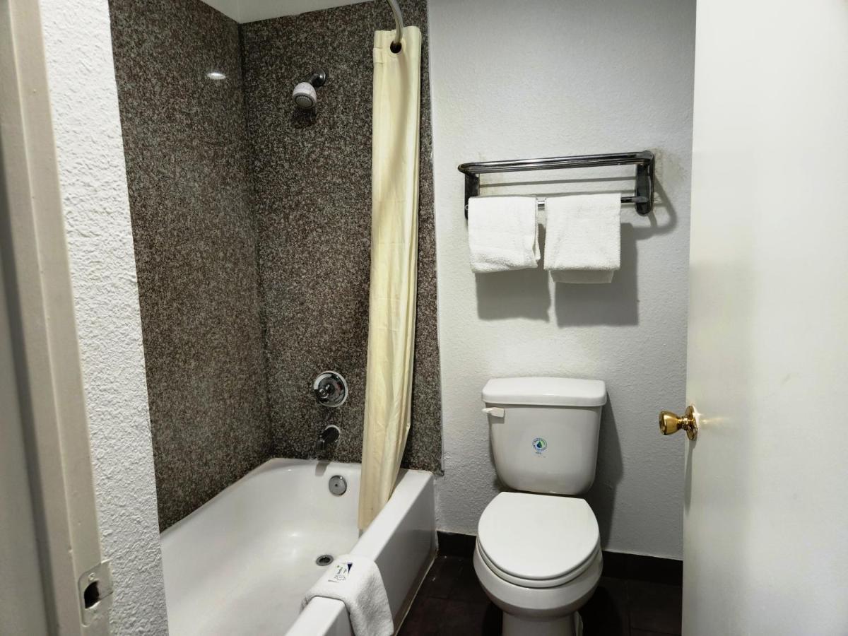 | Express Inn Tomball