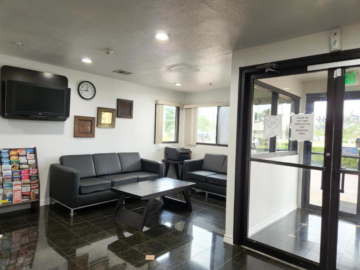 | Express Inn Tomball