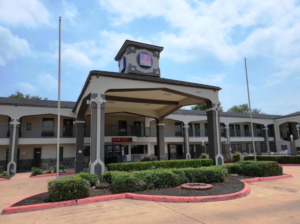 | Express Inn Tomball