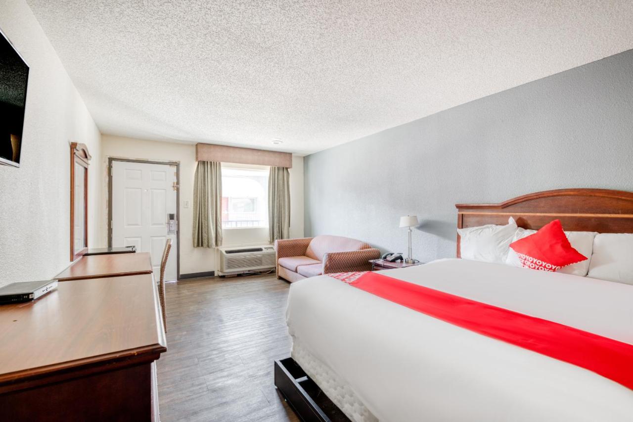 | OYO Hotel Rosenberg TX I-69