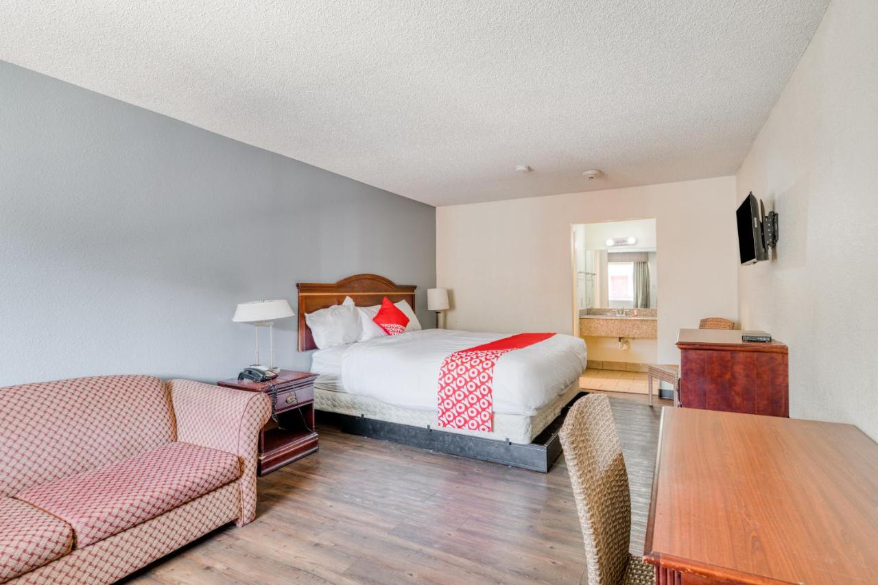  | OYO Hotel Rosenberg TX I-69