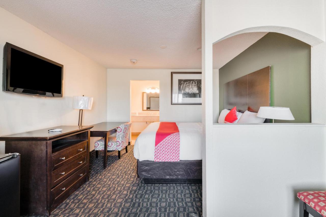 | OYO Hotel Rosenberg TX I-69