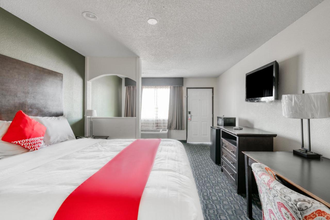 | OYO Hotel Rosenberg TX I-69