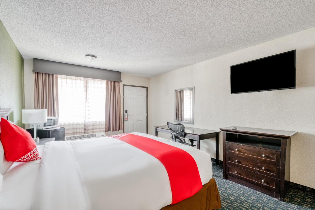 | OYO Hotel Rosenberg TX I-69