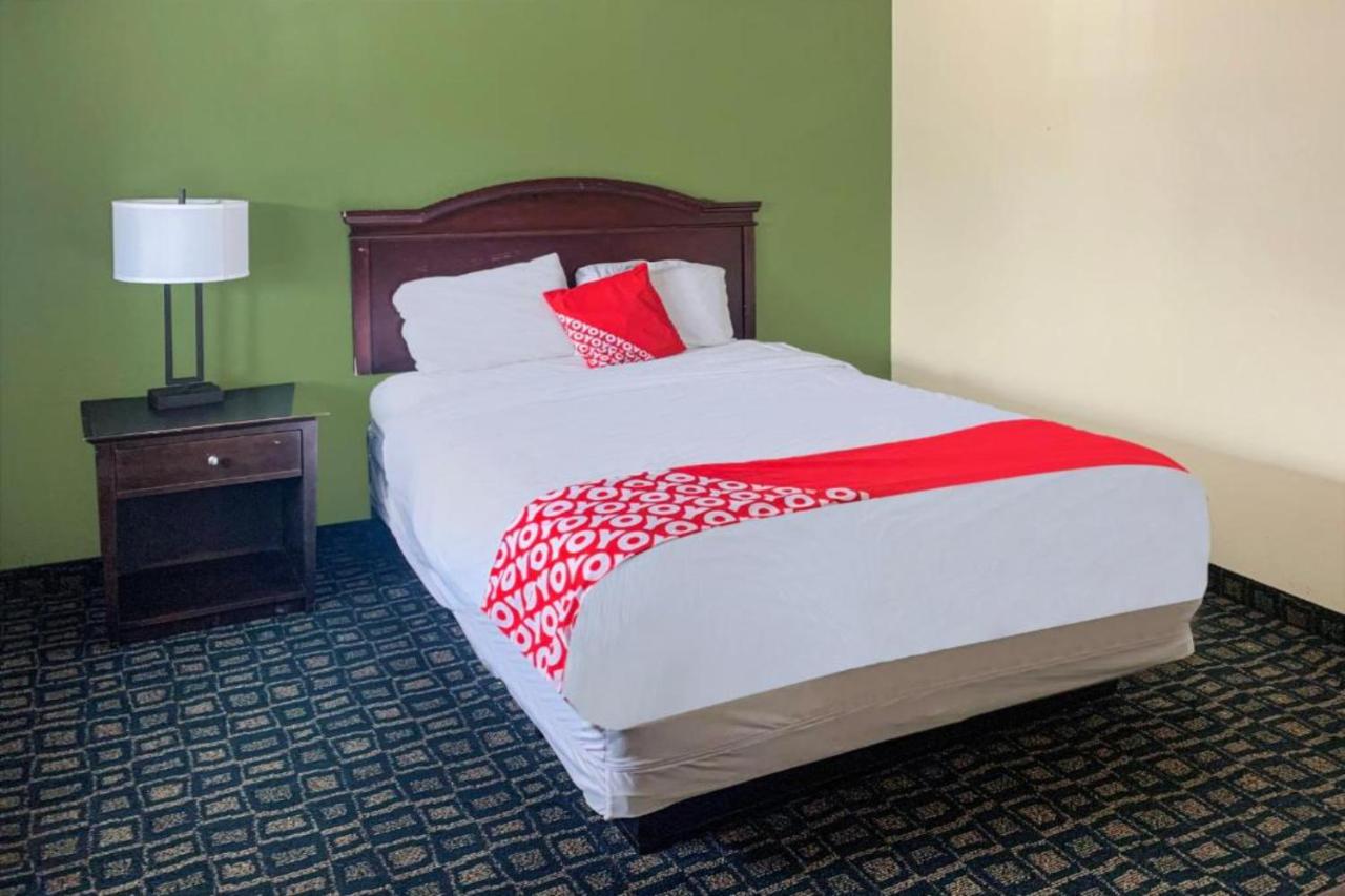 | OYO Hotel Rosenberg TX I-69