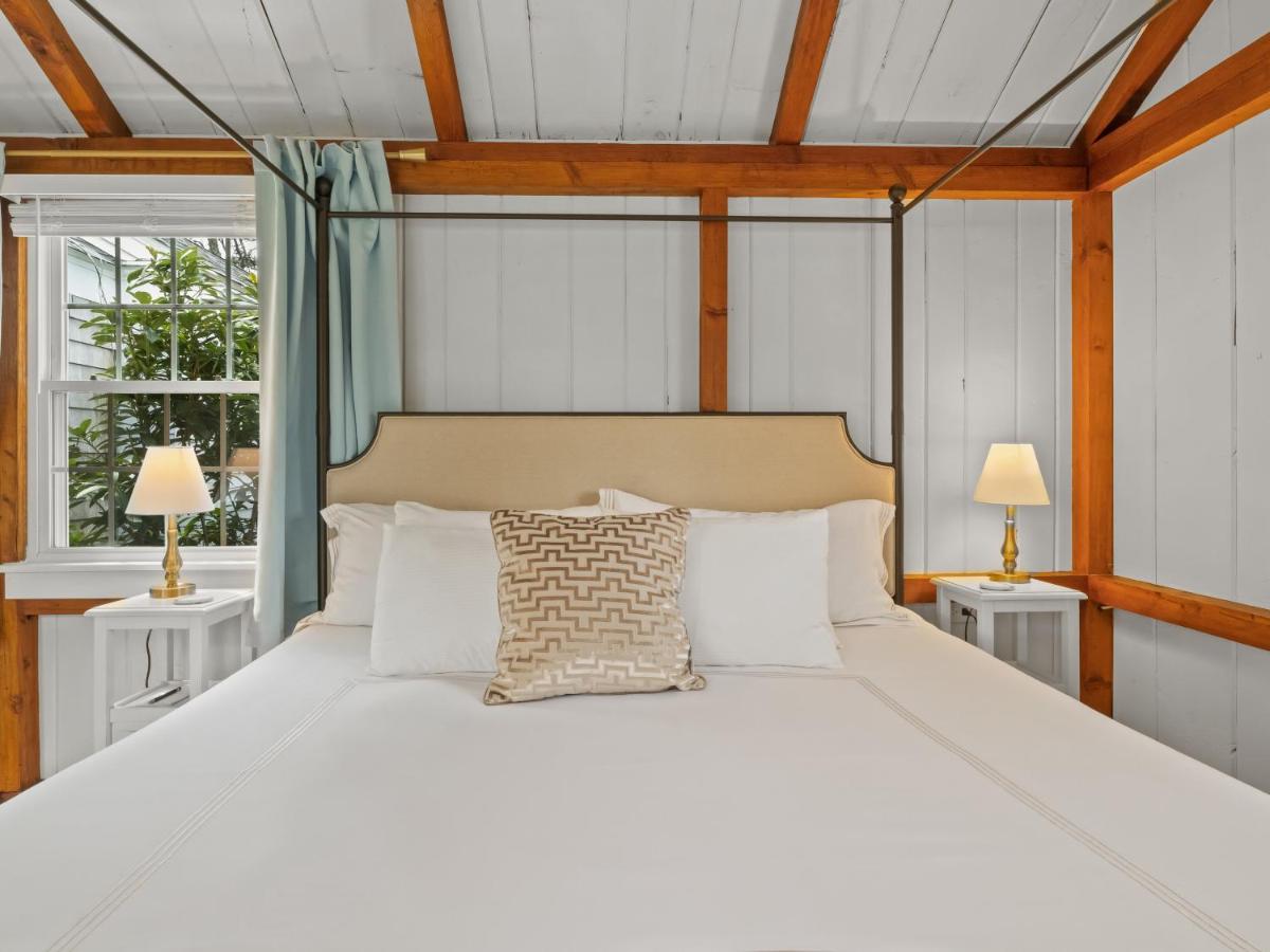  | The Seagrove Suites & Guest Rooms