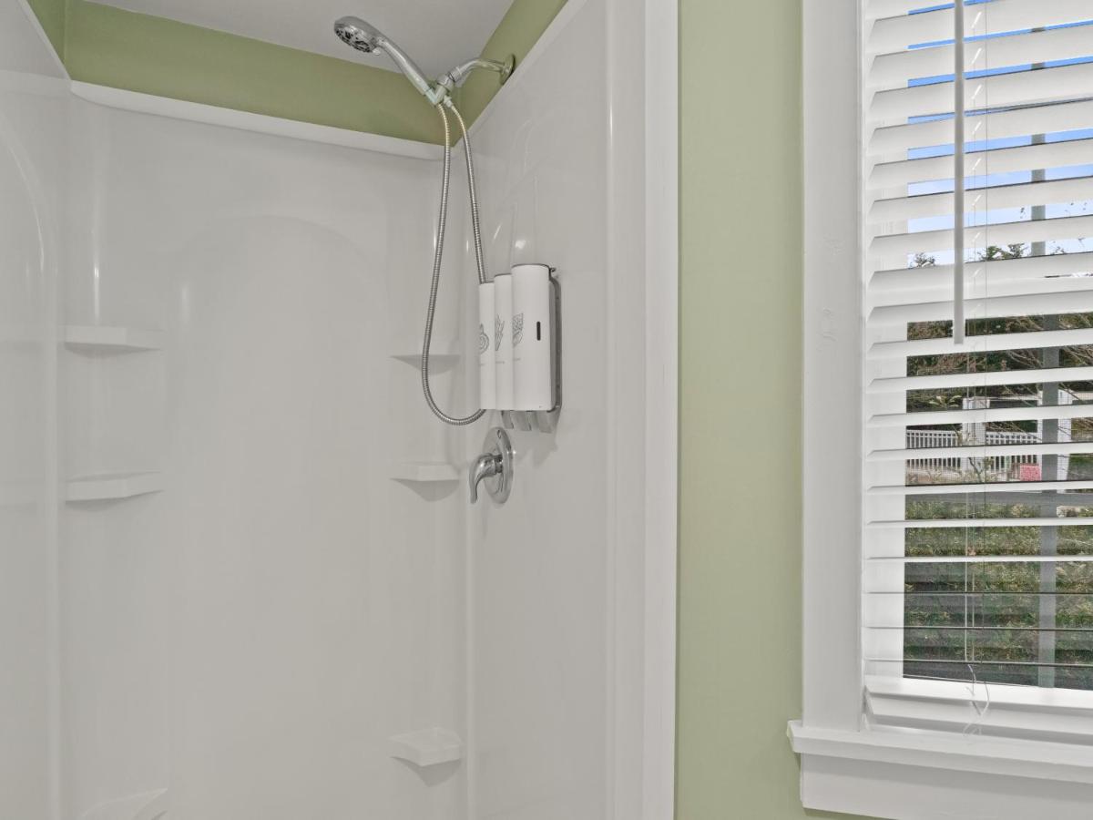  | The Seagrove Suites & Guest Rooms