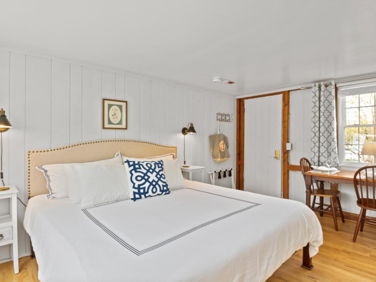  | The Seagrove Suites & Guest Rooms