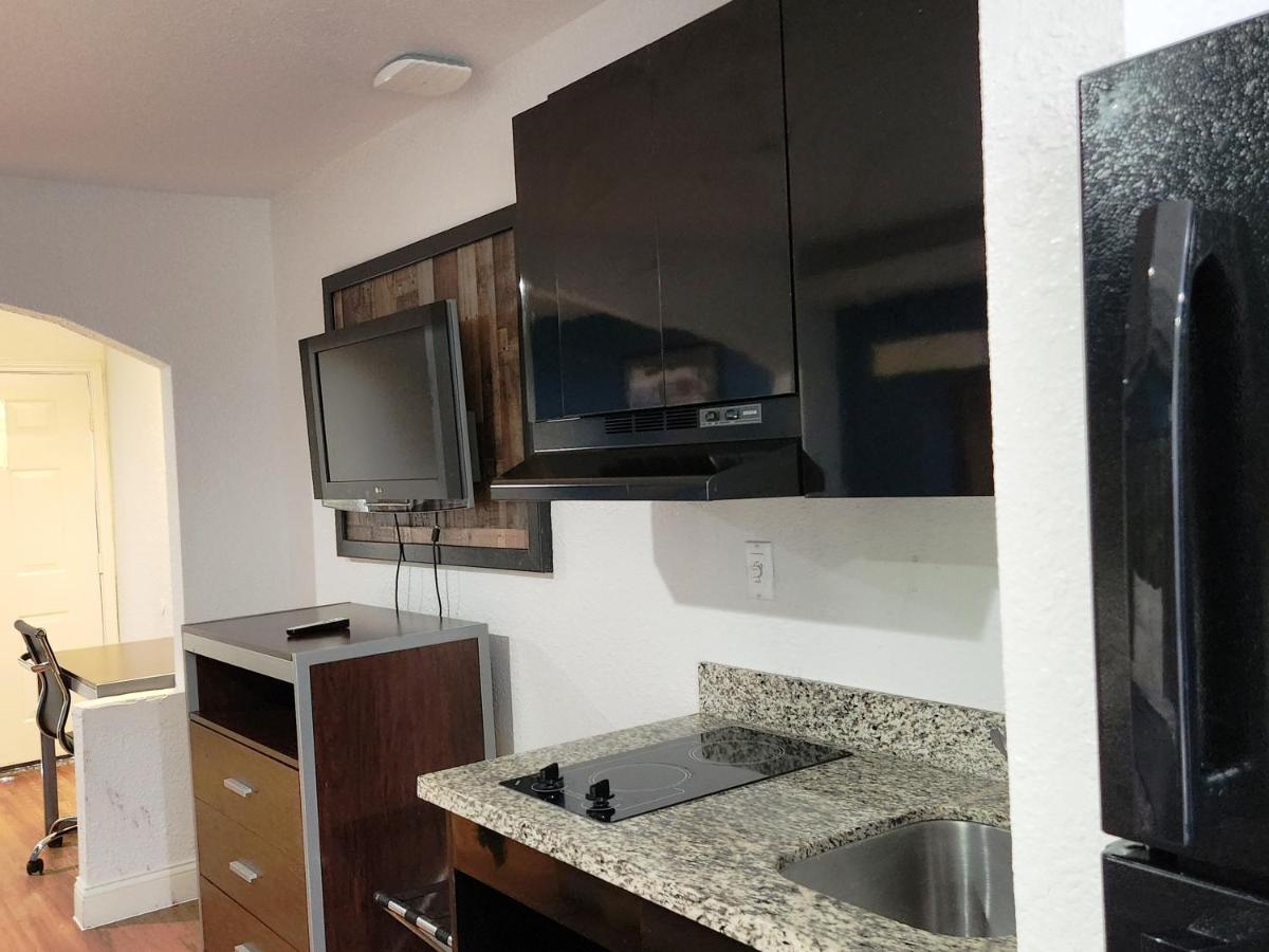 | Express Inn Tomball