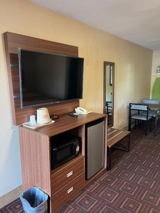 | American Inn