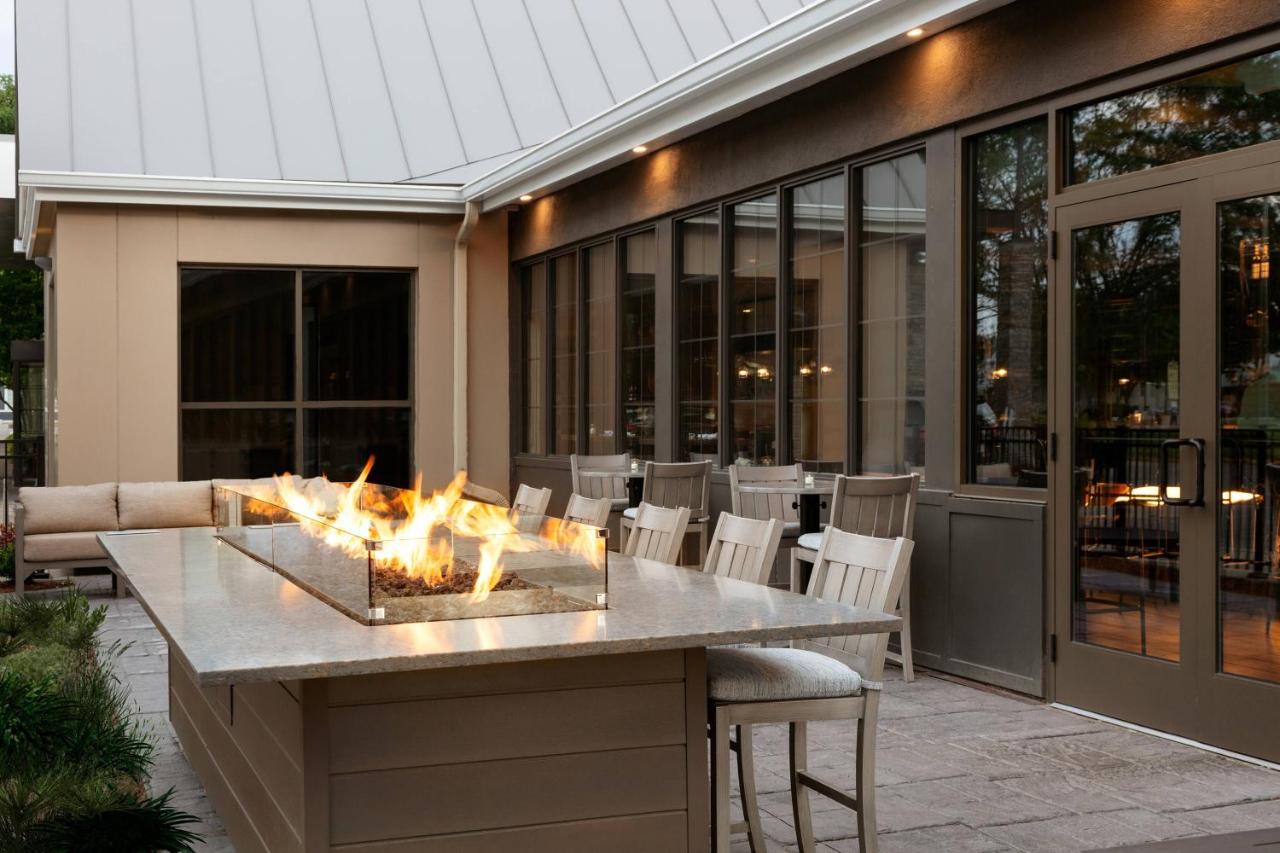 | Delta Hotels by Marriott Burlington