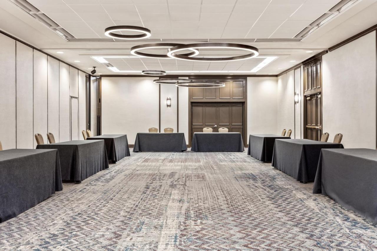 | Delta Hotels by Marriott Burlington