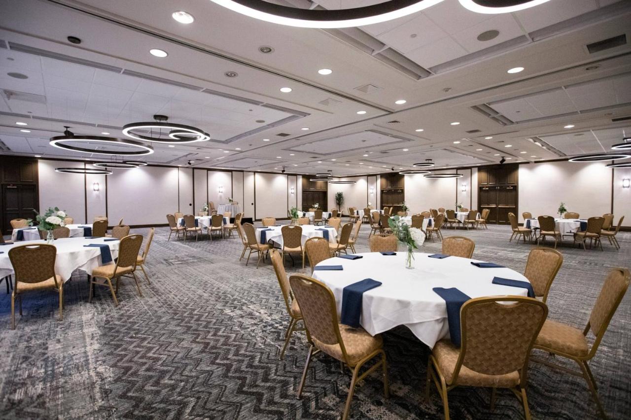 | Delta Hotels by Marriott Burlington