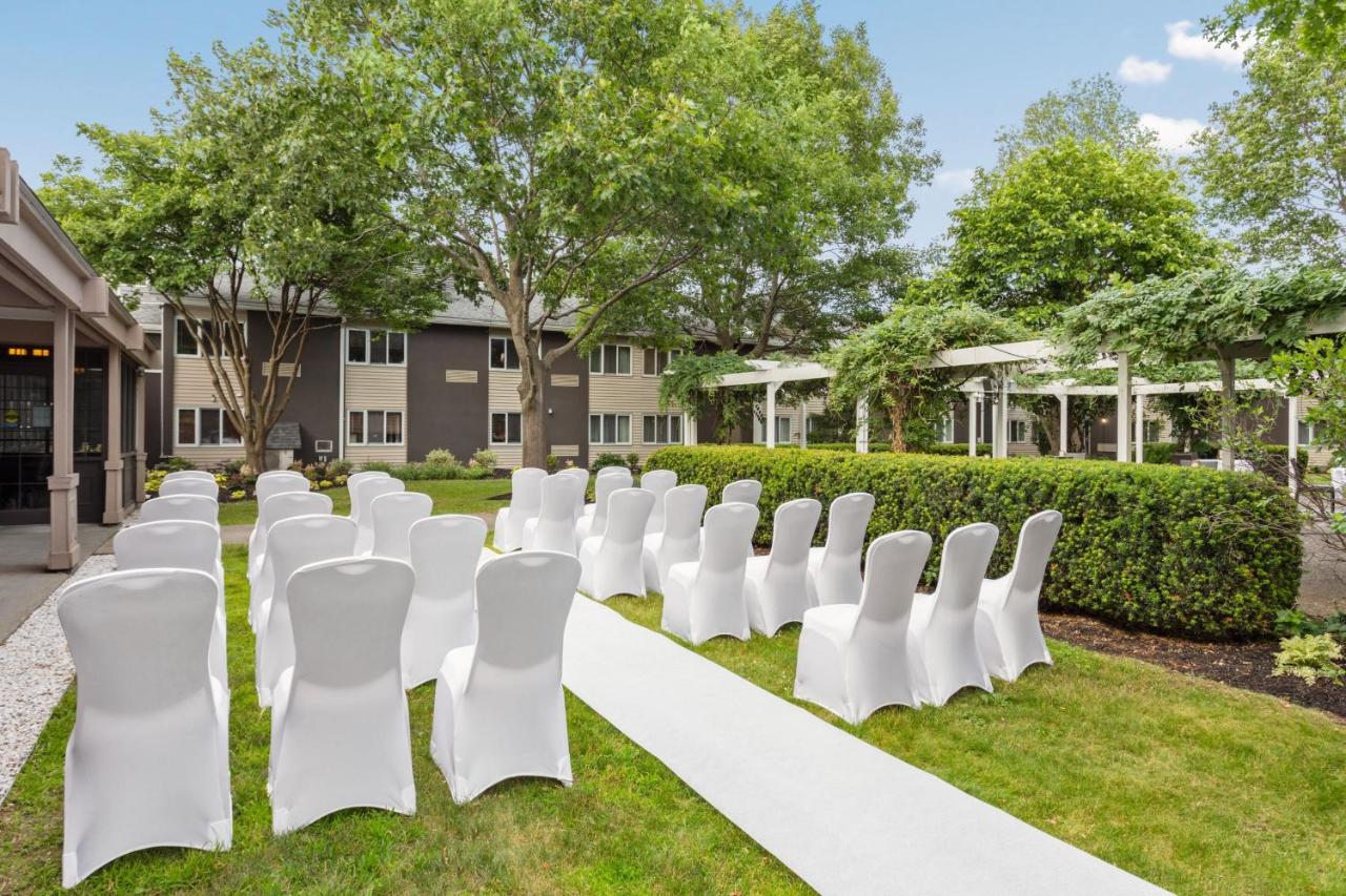 | Delta Hotels by Marriott Burlington