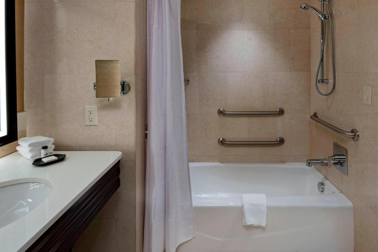| Sheraton Georgetown Texas Hotel & Conference Center