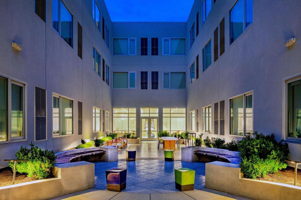  | Element Hampton Peninsula Town Center