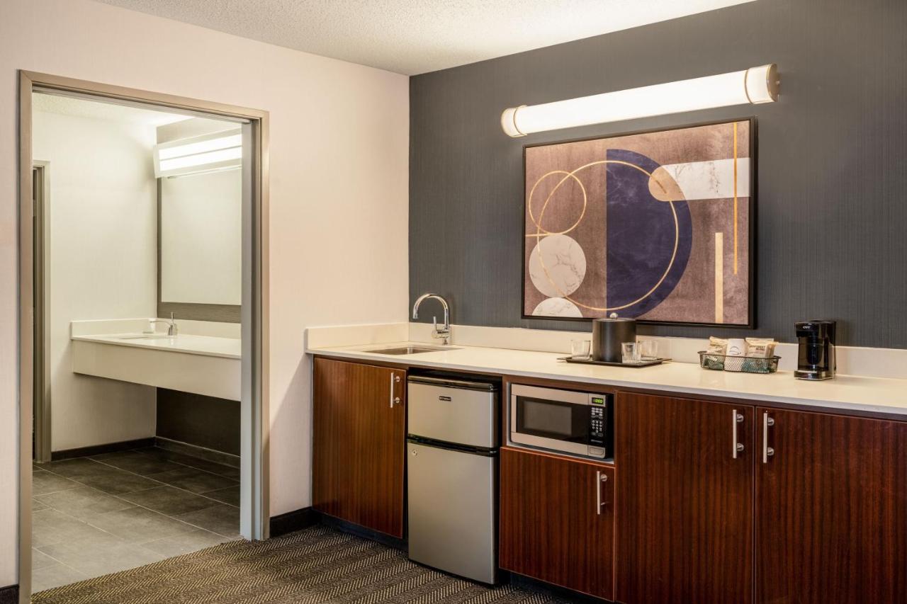 | Courtyard by Marriott Colorado Springs South