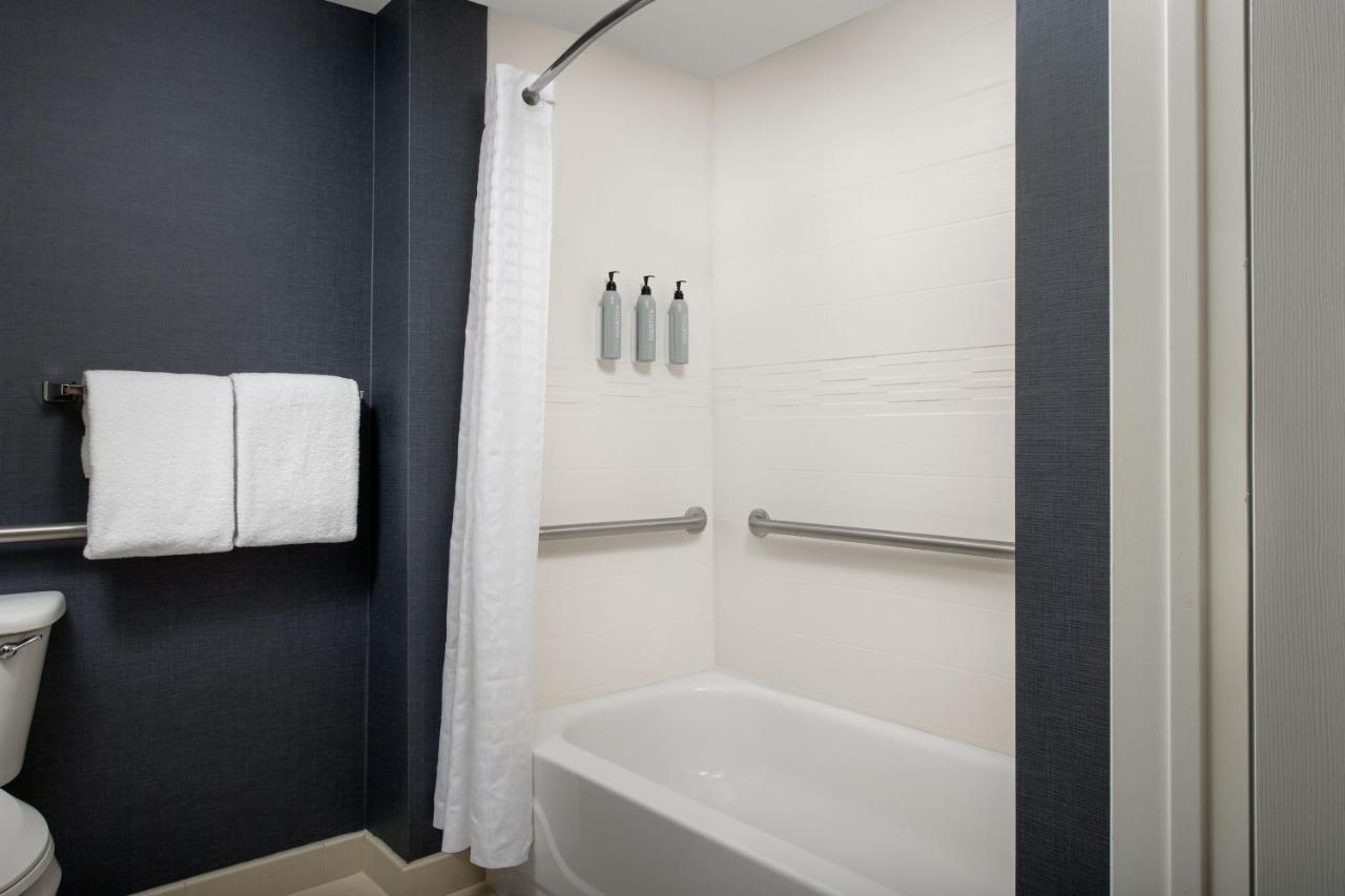 One-Bedroom Queen Suite with Sofa Bed at Residence Inn by Marriott Phoenix Airport