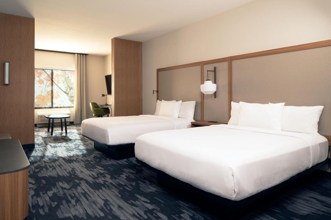 | Fairfield by Marriott Inn & Suites Palmdale West