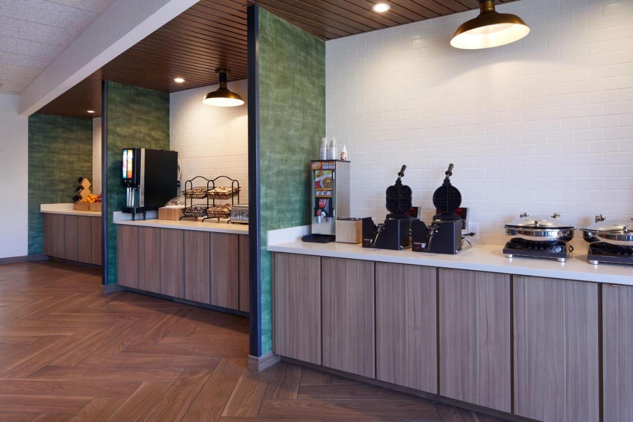 | Fairfield by Marriott Inn & Suites Palmdale West